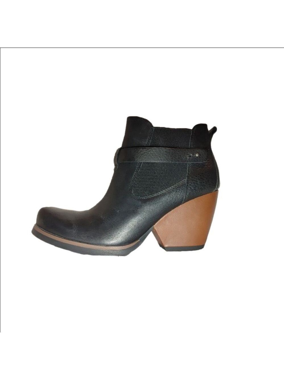 Korks Sherborn Bootie Size 8.5